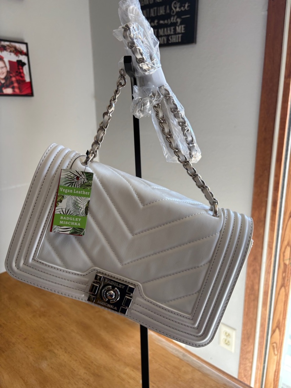 Badgley Mischka White Quilted Vegan Leather Chain crossbody Bag